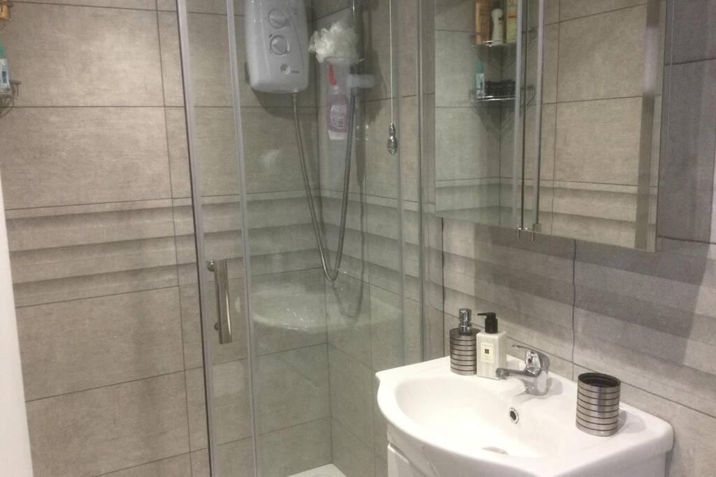 Leafy Lytham Central Lovely Ground Floor 1 Bedroom Apartment With Private Garden In Lytham Dog Friendly Lytham St Annes Bagian luar foto