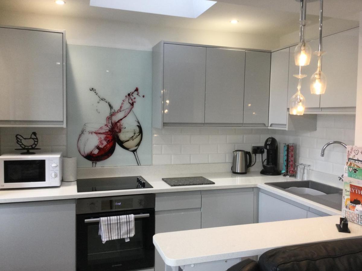 Leafy Lytham Central Lovely Ground Floor 1 Bedroom Apartment With Private Garden In Lytham Dog Friendly Lytham St Annes Bagian luar foto