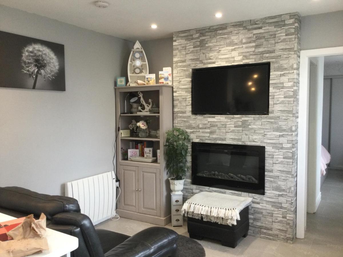 Leafy Lytham Central Lovely Ground Floor 1 Bedroom Apartment With Private Garden In Lytham Dog Friendly Lytham St Annes Bagian luar foto
