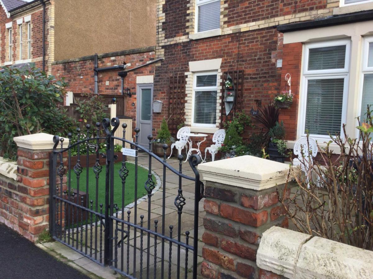 Leafy Lytham Central Lovely Ground Floor 1 Bedroom Apartment With Private Garden In Lytham Dog Friendly Lytham St Annes Bagian luar foto