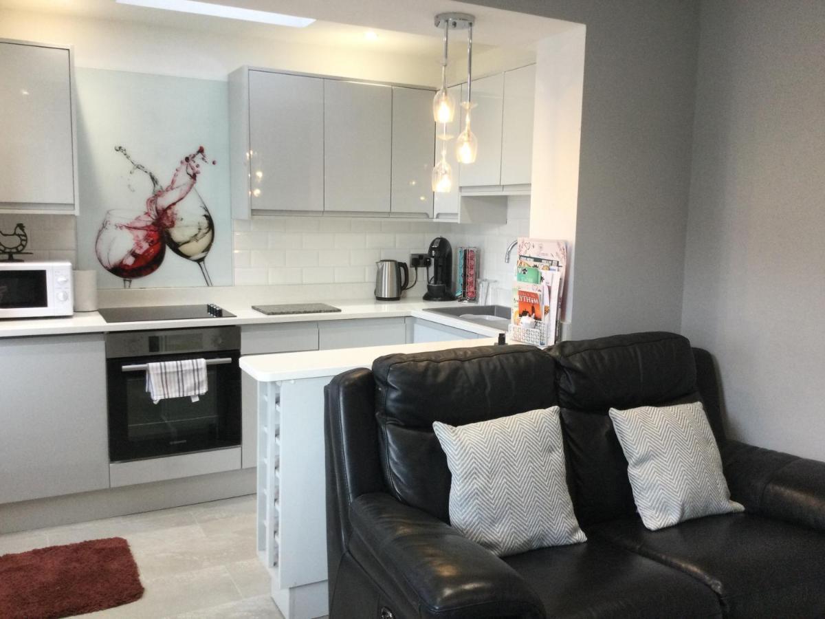 Leafy Lytham Central Lovely Ground Floor 1 Bedroom Apartment With Private Garden In Lytham Dog Friendly Lytham St Annes Bagian luar foto