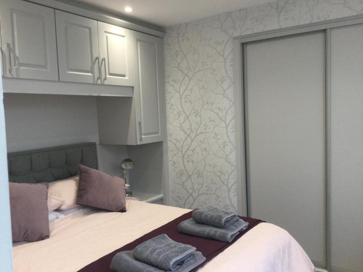 Leafy Lytham Central Lovely Ground Floor 1 Bedroom Apartment With Private Garden In Lytham Dog Friendly Lytham St Annes Bagian luar foto